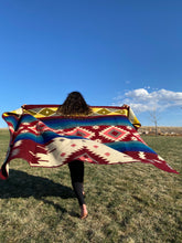 Load image into Gallery viewer, Tradicional Original Medium Reversible Alpaca Blanket
